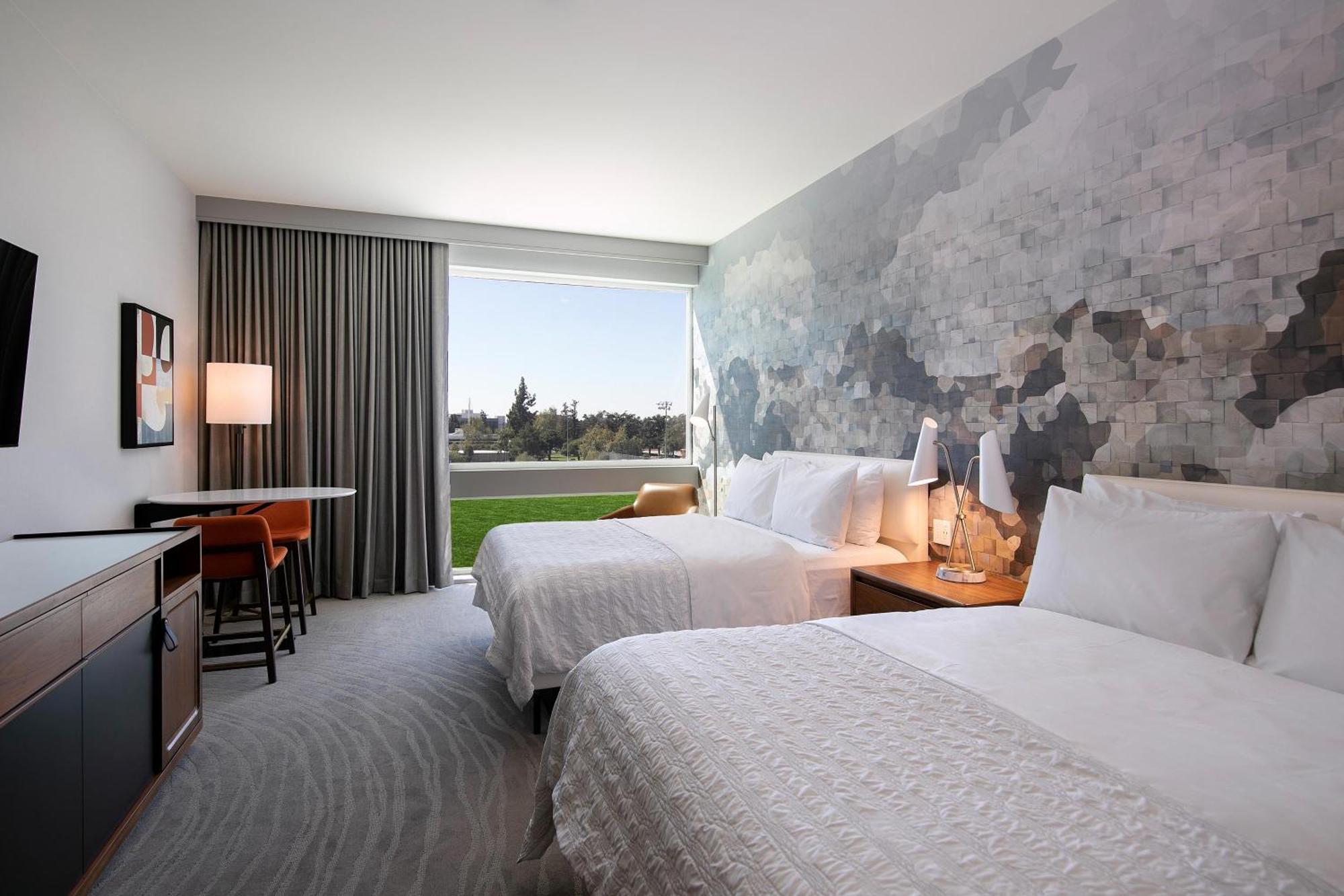 Le Meridien Pasadena Аркадия Екстериор снимка