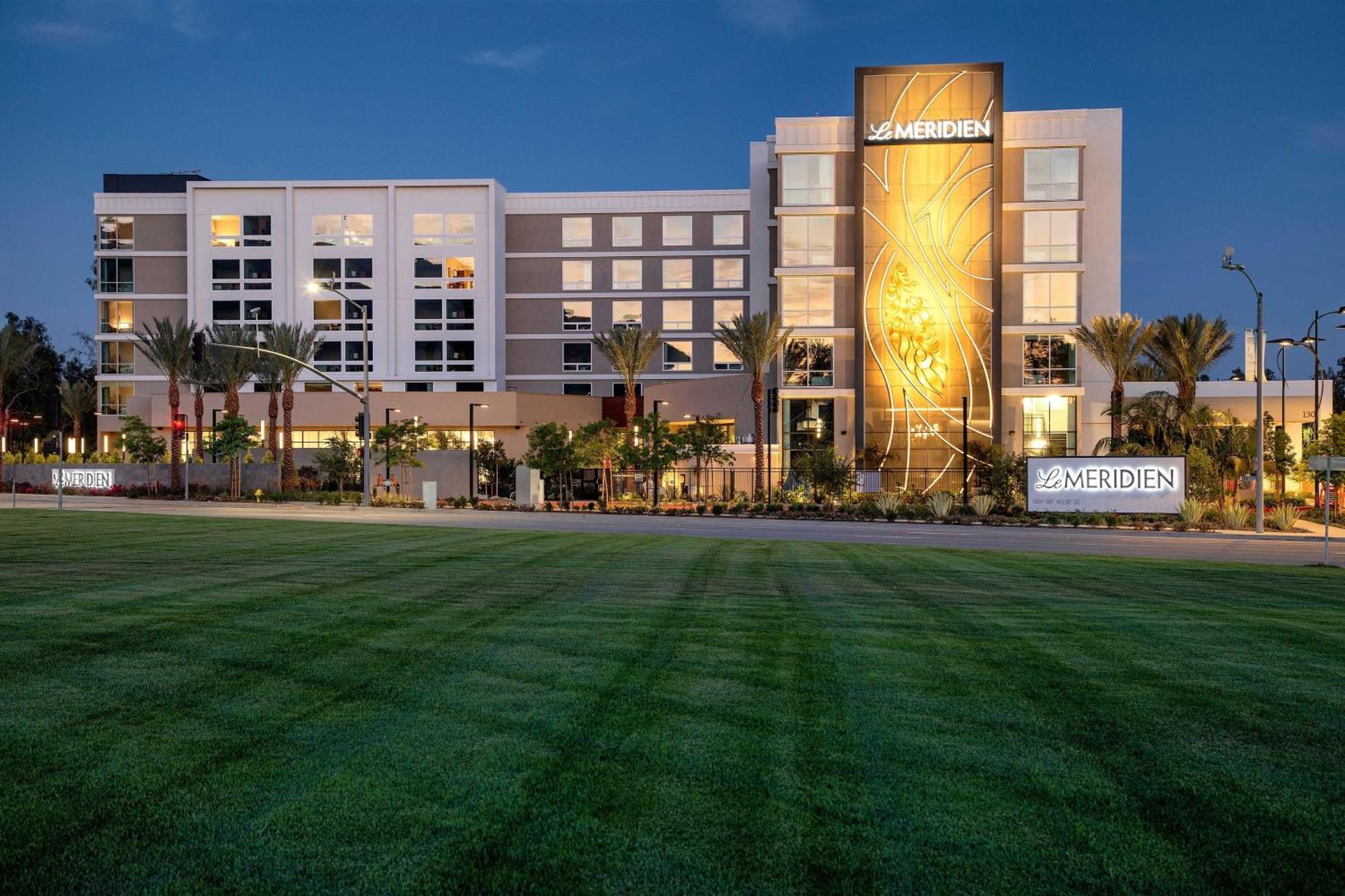Le Meridien Pasadena Аркадия Екстериор снимка