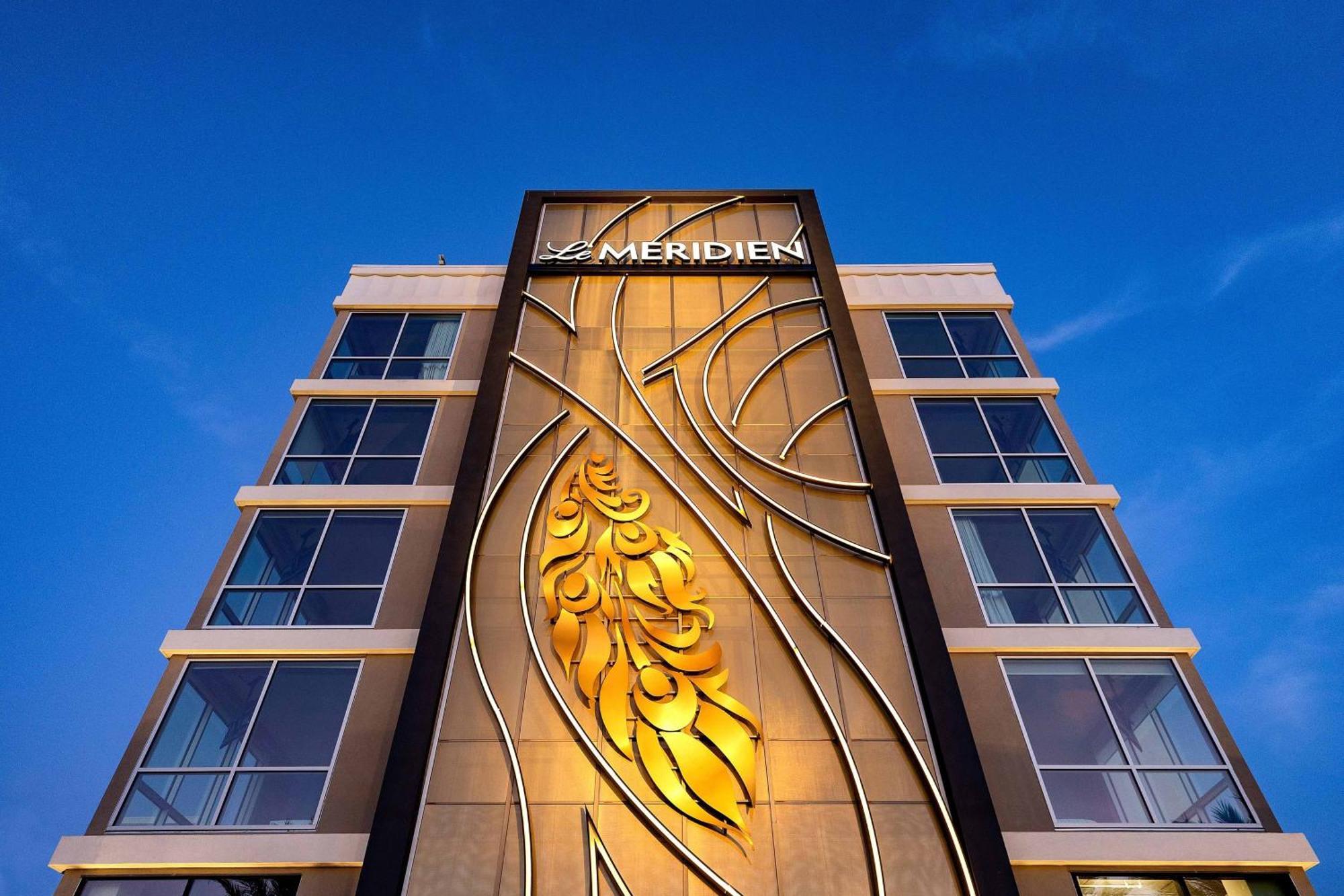 Le Meridien Pasadena Аркадия Екстериор снимка